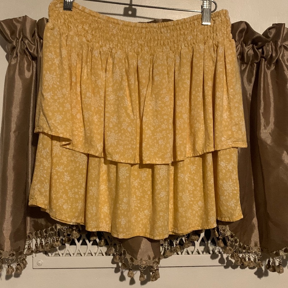 Double Layer Ruffle Mini Skirt Size L like new